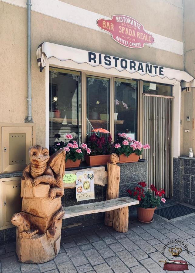 Spada Reale Valdieri Esterno foto