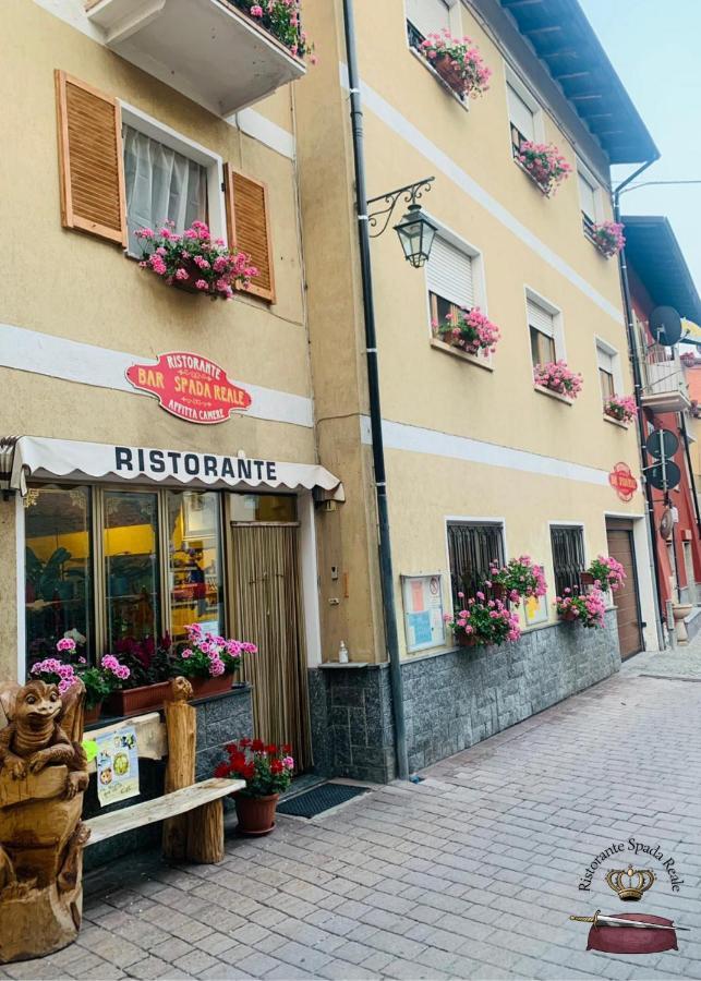 Spada Reale Valdieri Esterno foto