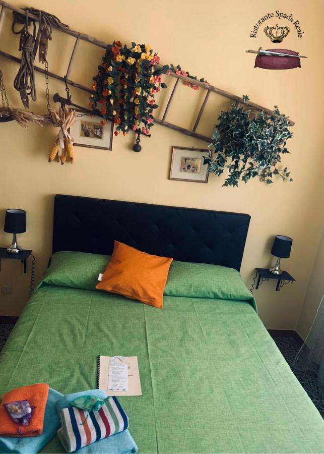 Spada Reale Valdieri Esterno foto