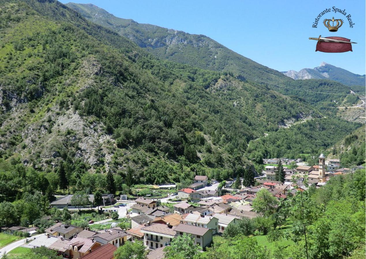 Spada Reale Valdieri Esterno foto