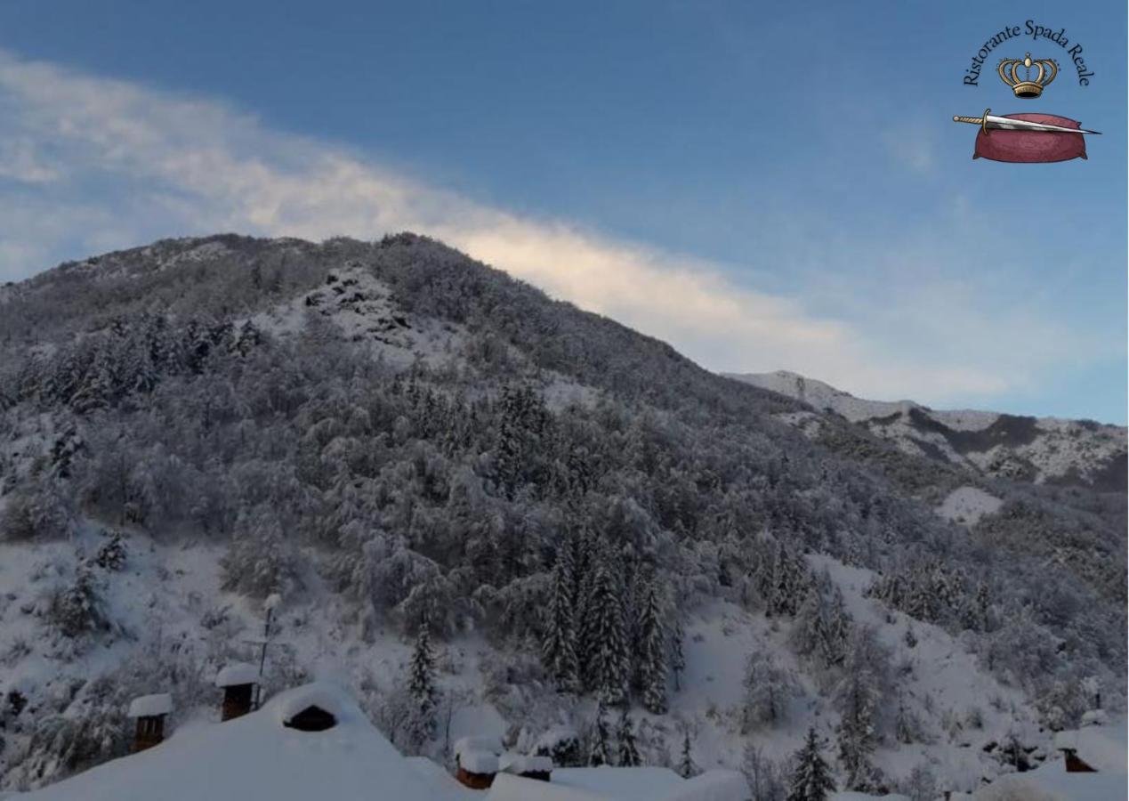 Spada Reale Valdieri Esterno foto