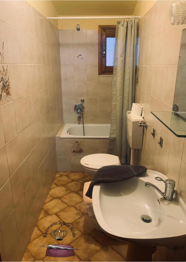 Spada Reale Valdieri Esterno foto