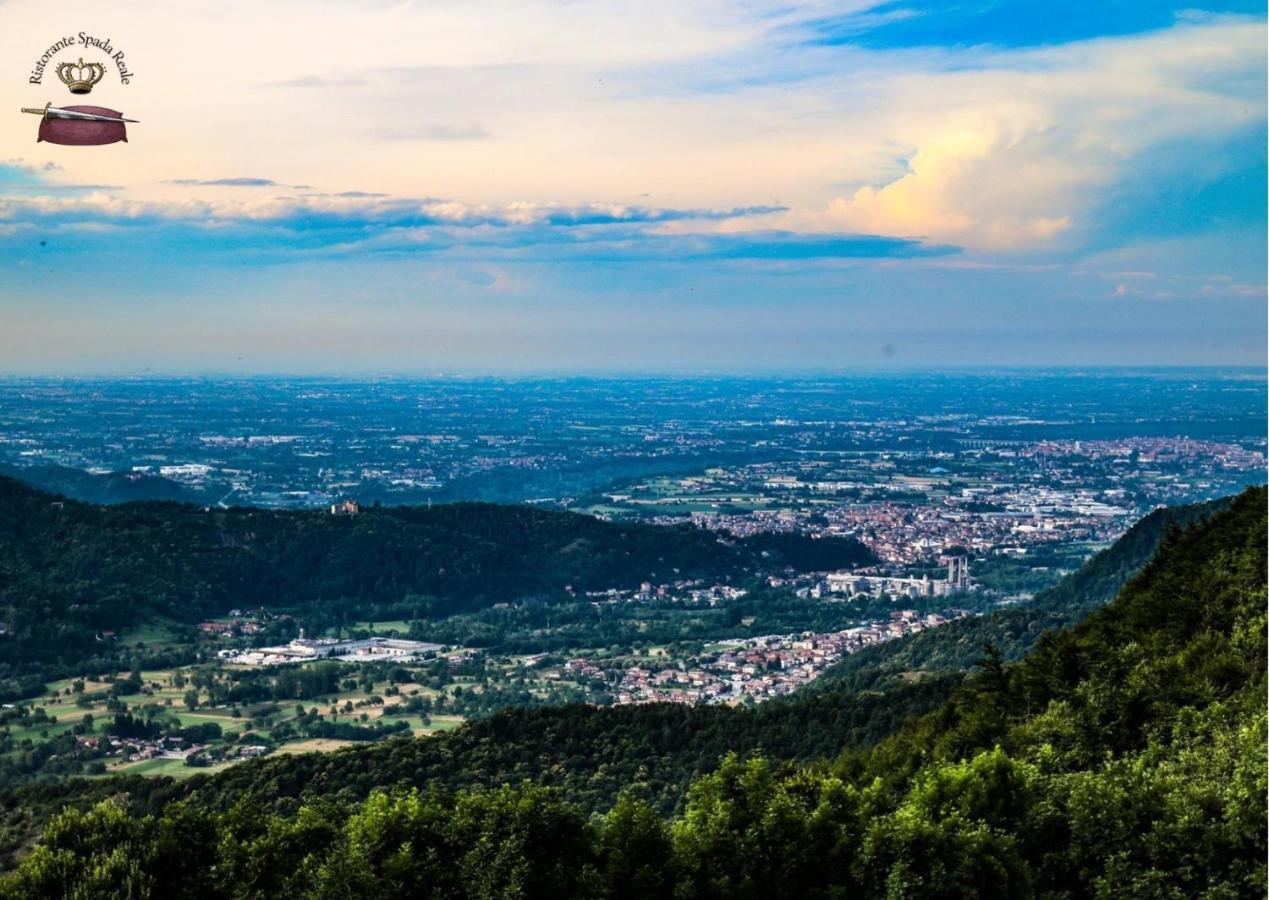 Spada Reale Valdieri Esterno foto