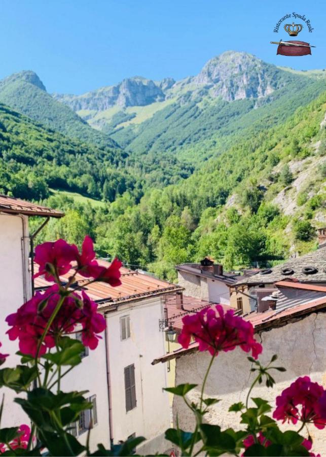 Spada Reale Valdieri Esterno foto