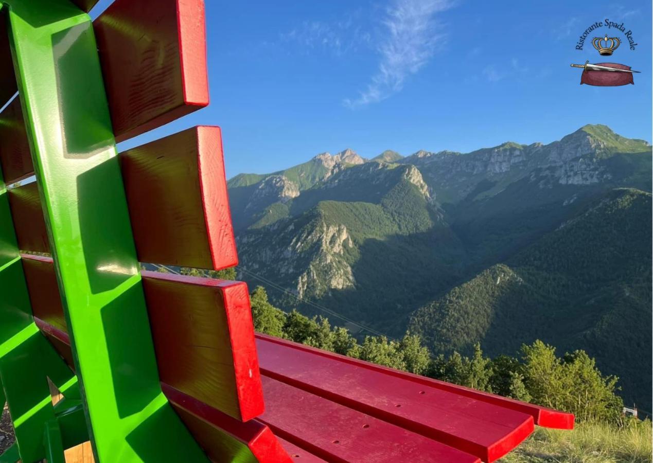 Spada Reale Valdieri Esterno foto